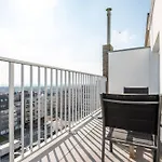 Apartamento With Suberb Sea Views