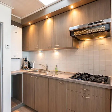Apartment With Suberb Sea Views *
