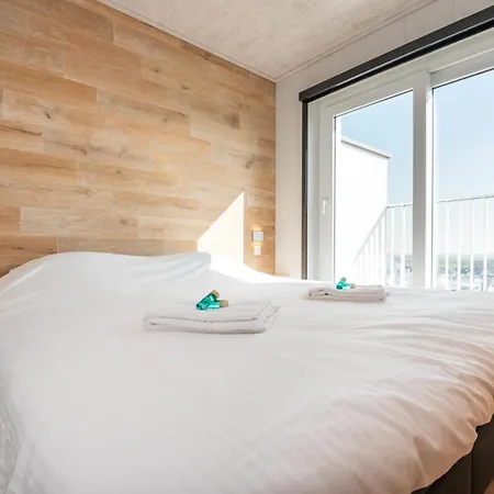 アパート With Suberb Sea Views デ ハーン