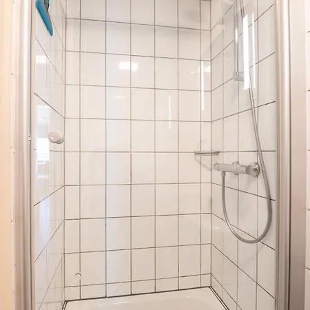 Apartment With Suberb Sea Views *